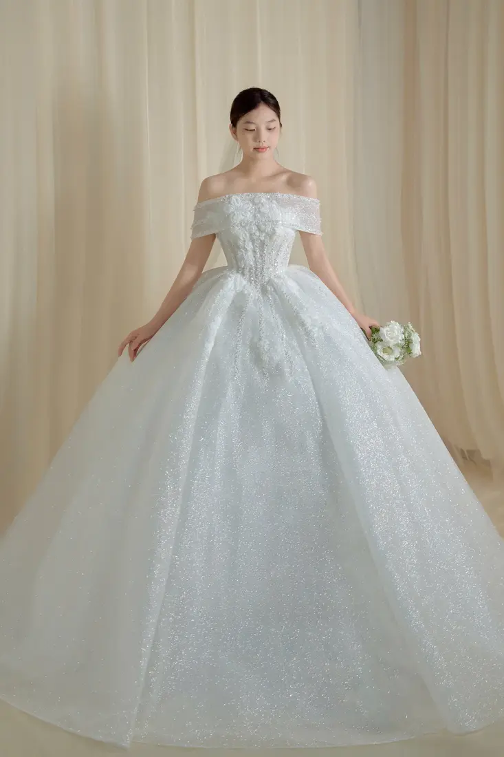 Váy cưới dòng Luxury – Radiance Couture